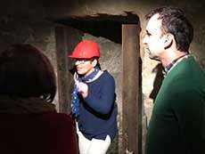 Erzählnacht 2016 «streng geheim» im Untergrund von Aarau in den Meyersche Stollen. Einführung von Frau Scheurer. 